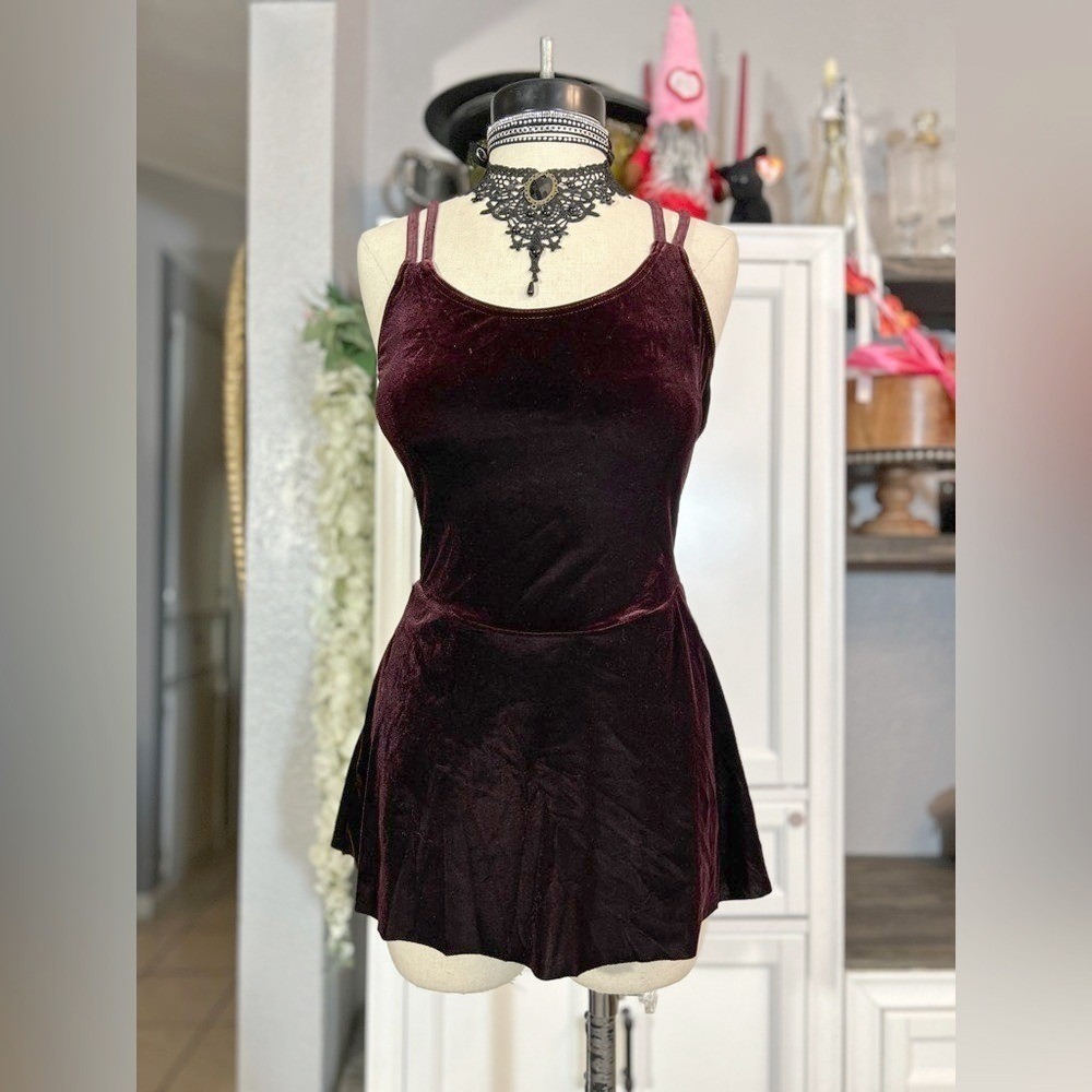 Dancewear‎ Burgundy Velvet Skirted Leotard xsmall Cosplay Romper Costume